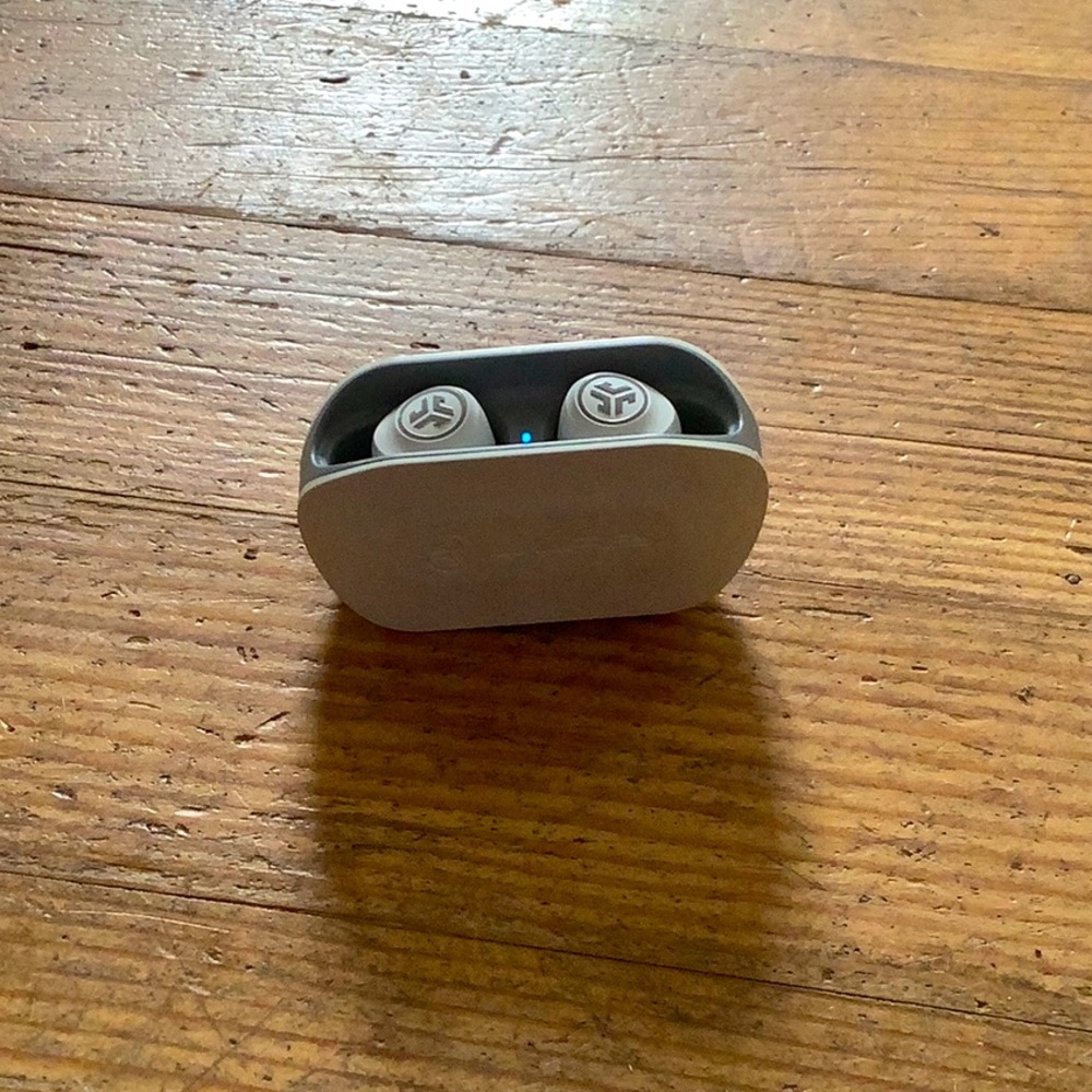 GO AIR TRUE WIRELESS EARBUDS